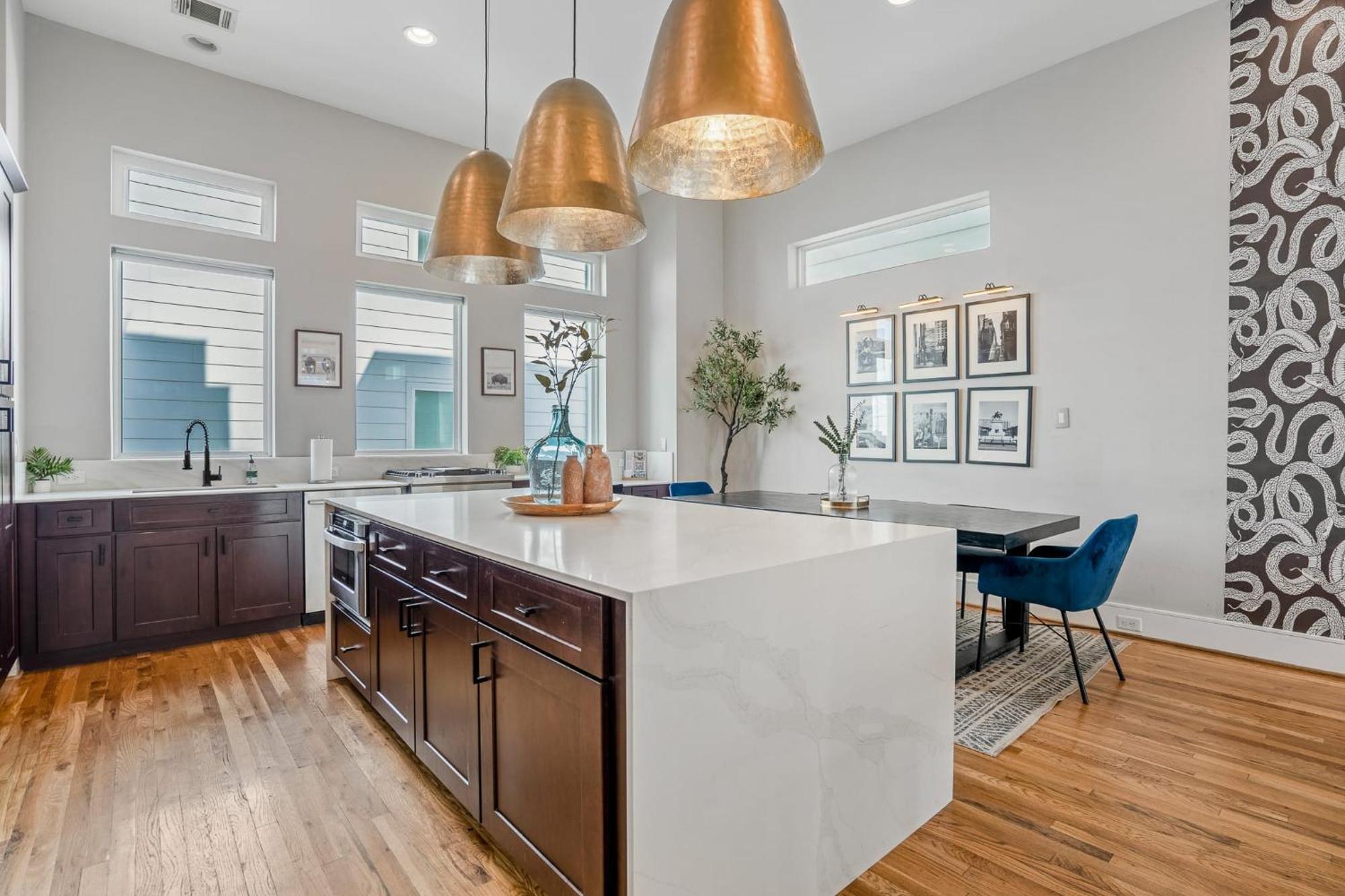 Luxury Downtown Getaway With Breathtaking Views Villa Houston Exterior photo